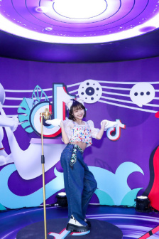 美妇厨房双飞